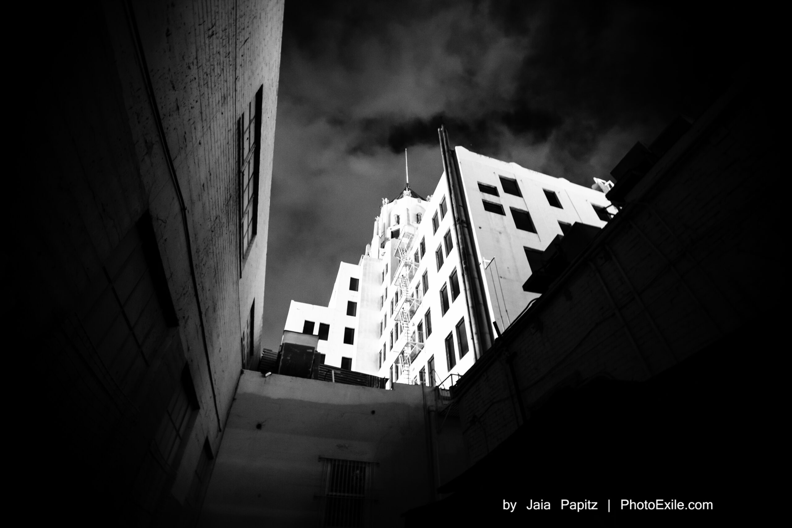 Penetrating-race — Architecture series, photograph by Jaia Papitz
