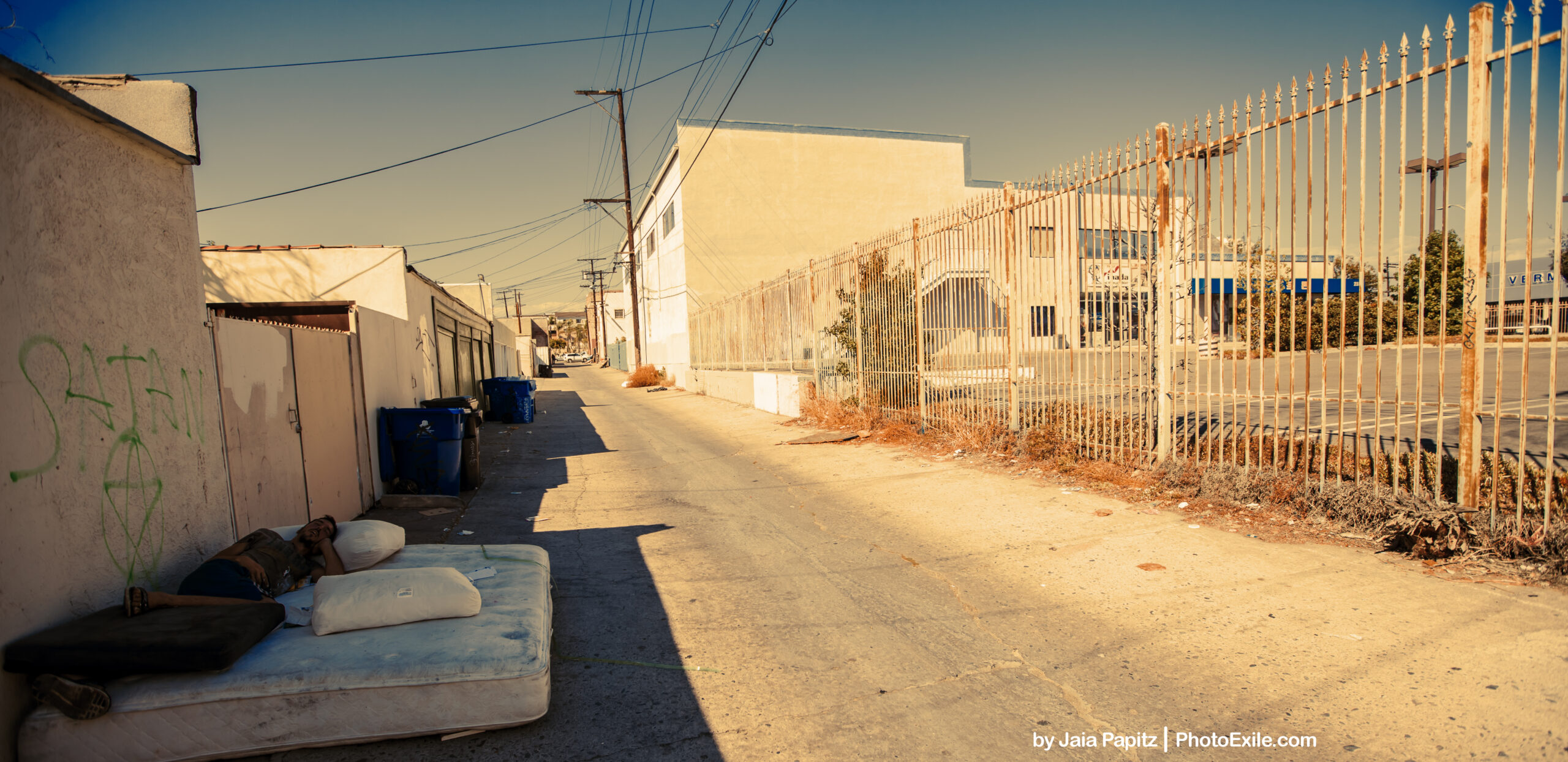 The rusty side of light — Impromptu series, photograph by Jaia Papitz