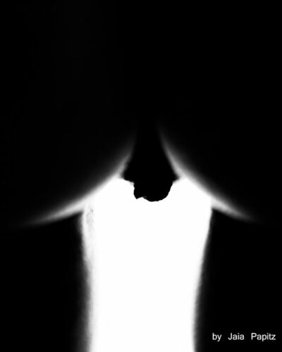 Penetrating light — Nude series, photograph by Jaia Papitz